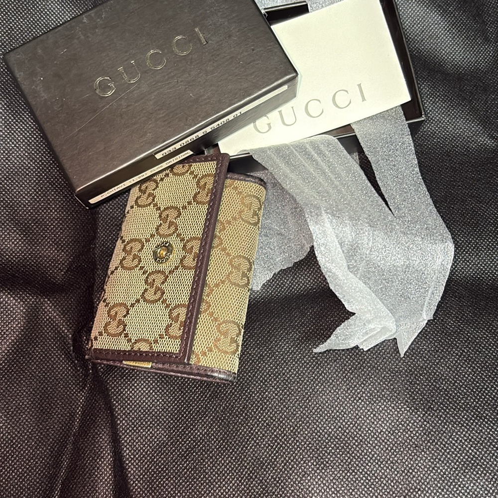 Gucci Brown and Tan Key & Card Holder Includes Box, Card & Key Fob